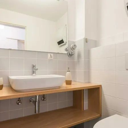 Apartment 12 Id 325 *